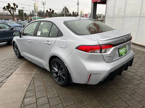 New 2026 Toyota Corolla SE image 3