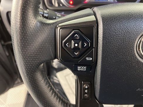 Used 2018 Toyota 4Runner TRD Off-Road AWD/4WD image 17