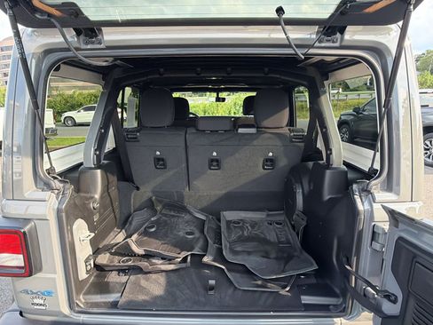 Used 2023 Jeep Wrangler Unlimited w/ Sun & Screen Package AWD/4WD image 25