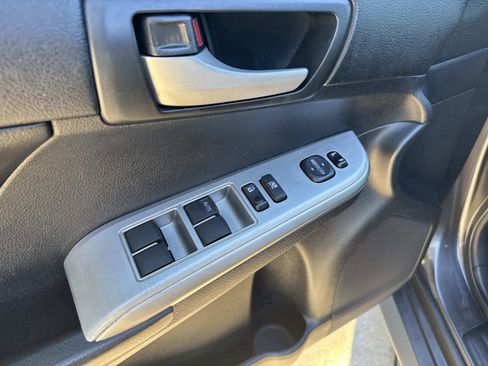 Used 2014 Toyota Camry SE image 18