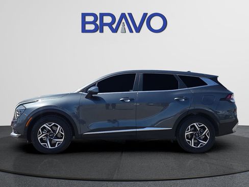 Used 2024 Kia Sportage LX FWD image 2