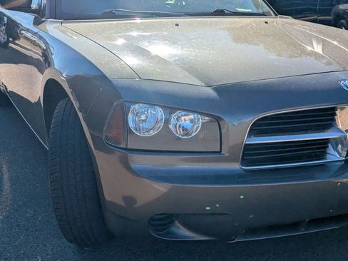 Used 2010 Dodge Charger SE RWD image 4