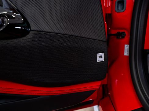 Used 2020 Ferrari 812 Superfast RWD image 77