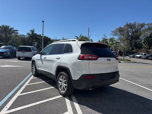 Used 2017 Jeep Cherokee Latitude image 8