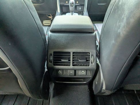 Used 2021 Land Rover Discovery Sport SE R-Dynamic image 17