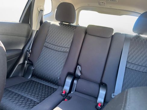 Used 2017 Nissan Rogue SV w/ Midnight Edition image 12