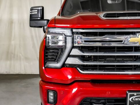 Used 2024 Chevrolet Silverado 2500 High Country w/ Technology Package AWD/4WD image 40