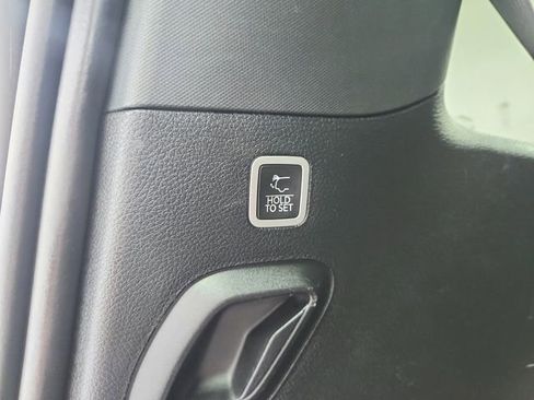 Used 2022 Jeep Wagoneer Series III w/ Premium Group I image 37