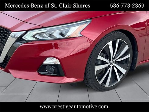 Used 2020 Nissan Altima 2.0 Platinum FWD image 10