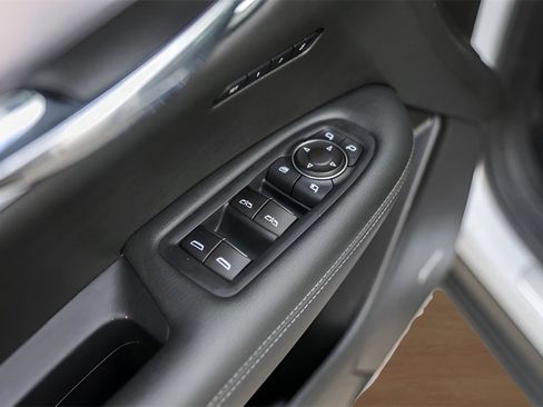 Used 2022 Cadillac XT6 Luxury image 23