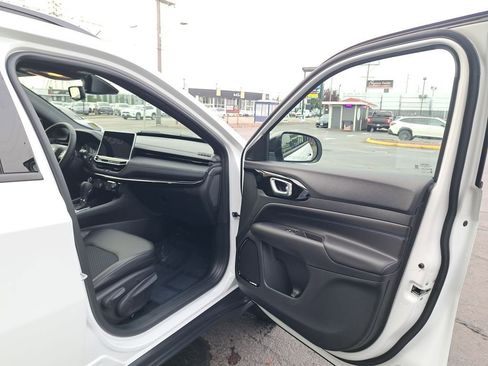 New 2026 Jeep Compass Latitude image 19