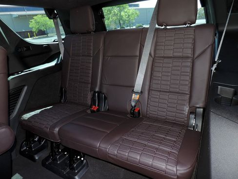 Certified 2024 Cadillac Escalade Sport Platinum w/ LPO, ONYX Package AWD/4WD image 20