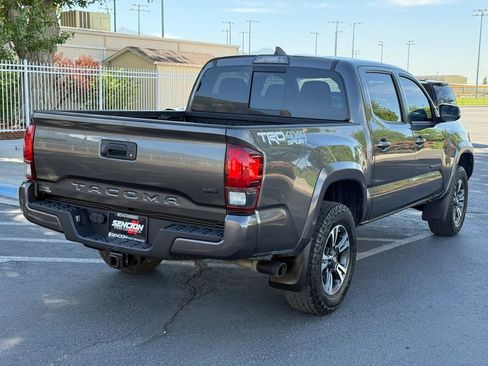 Used 2019 Toyota Tacoma TRD Sport AWD/4WD image 7