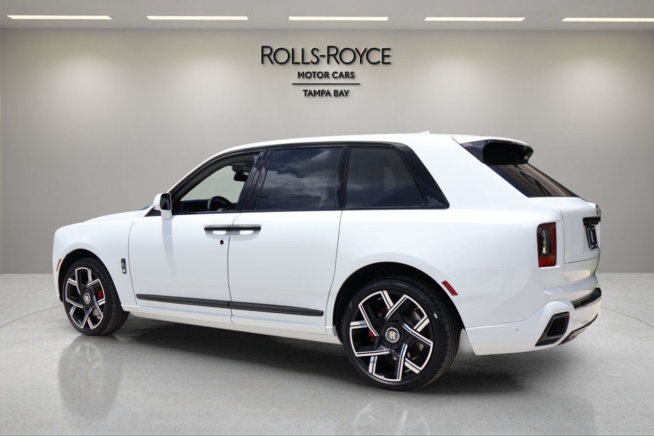 New 2027 Rolls-Royce Cullinan Black Badge AWD/4WD image 3
