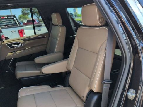 Used 2021 Chevrolet Tahoe Premier AWD/4WD image 14