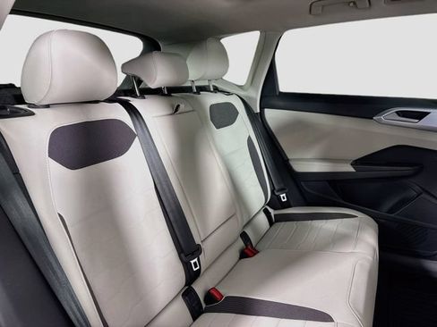 Certified 2025 Volkswagen Taos SE AWD/4WD image 27