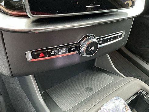 New 2026 Volvo XC90 B5 Plus w/ Protection Package AWD/4WD image 19