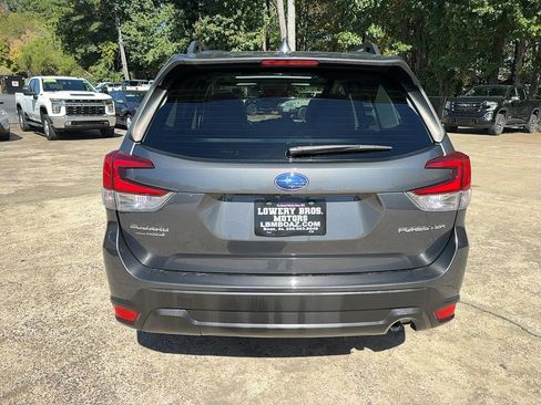 Used 2023 Subaru Forester Premium image 6