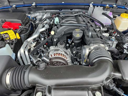 New 2026 Jeep Gladiator Sport AWD/4WD image 17