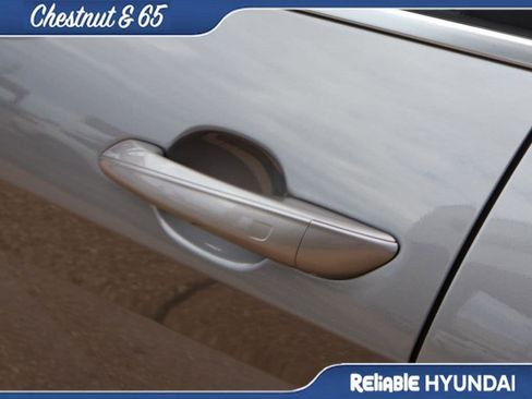 Certified 2024 Hyundai Elantra Limited FWD image 19