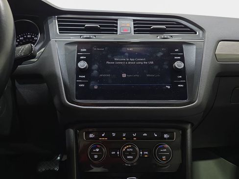 Used 2019 Volkswagen Tiguan SE image 22