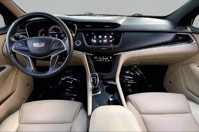 Used 2018 Cadillac XT5 FWD image 6