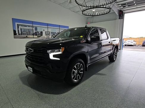 Used 2023 Chevrolet Silverado 1500 RST w/ Convenience Package II AWD/4WD image 4