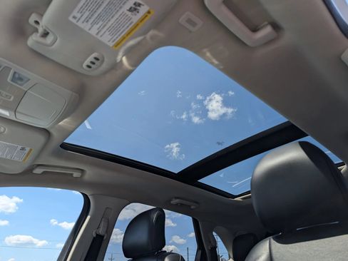 Used 2019 Ford Edge Titanium w/ Equipment Group 301A AWD/4WD image 9