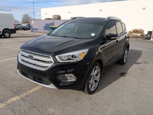Used 2019 Ford Escape Titanium image 10
