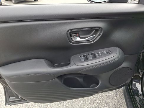 Used 2023 Honda HR-V LX image 13