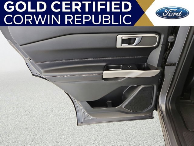 Used 2022 Ford Explorer XLT w/ Equipment Group 202A AWD/4WD image 28