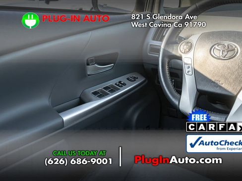 Used 2013 Toyota Prius V Five image 16