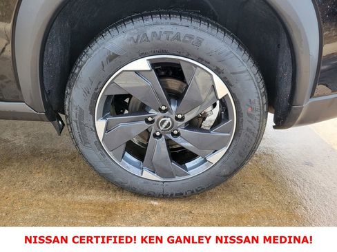 Certified 2025 Nissan Rogue SV image 20
