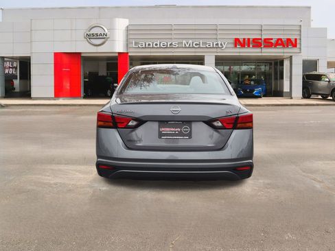 Used 2024 Nissan Altima 2.5 SV image 4
