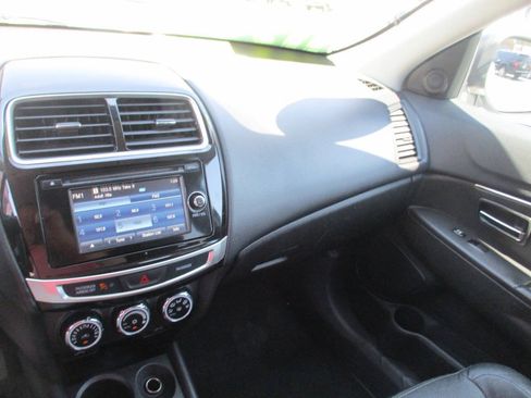 Used 2015 Mitsubishi Outlander Sport SE AWD/4WD image 17