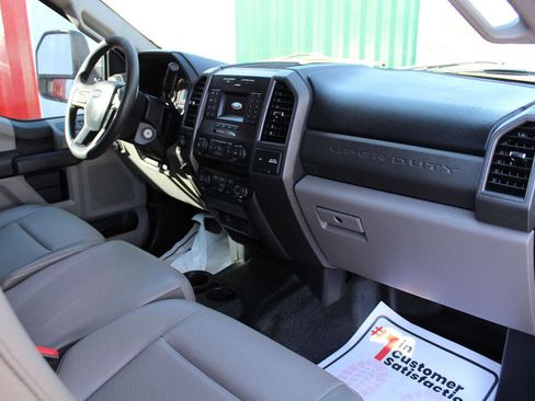 Used 2021 Ford F250 XL w/ Power Equipment Group AWD/4WD image 17