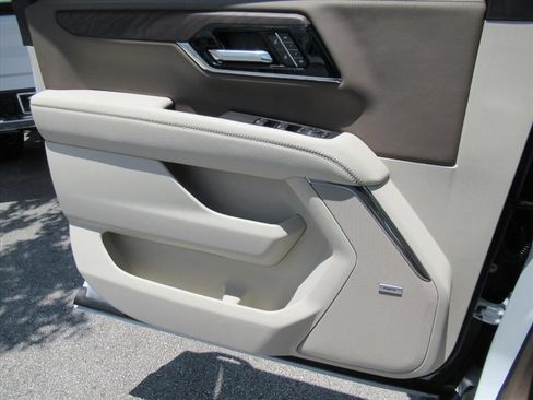 Used 2026 GMC Yukon Denali w/ Sun & Power Step Package AWD/4WD image 20