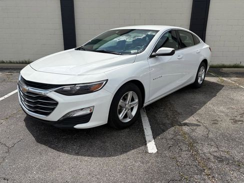 Used 2023 Chevrolet Malibu LT FWD image 1