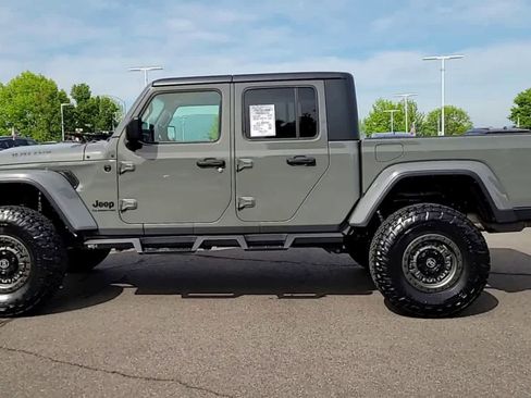 Certified 2021 Jeep Gladiator Sport AWD/4WD image 5