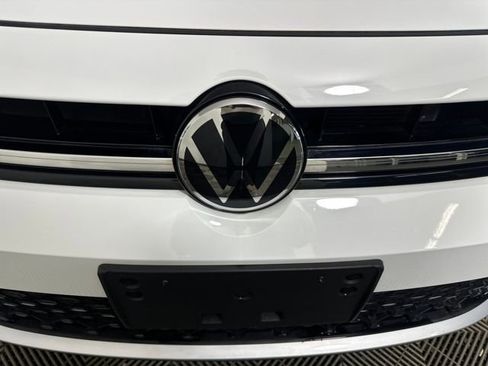 Used 2025 Volkswagen Jetta S image 9