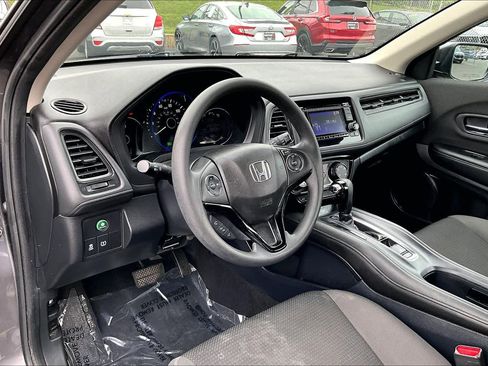 Used 2022 Honda HR-V LX image 17