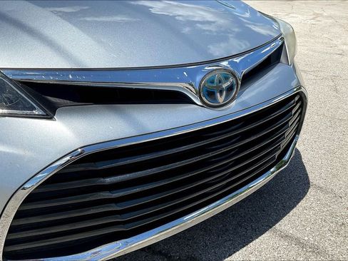 Used 2018 Toyota Avalon Limited FWD image 29