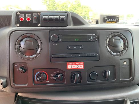 Used 2018 Ford E-350 and Econoline 350 Super Duty RWD image 15