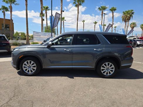Used 2025 Hyundai Palisade SEL FWD image 3