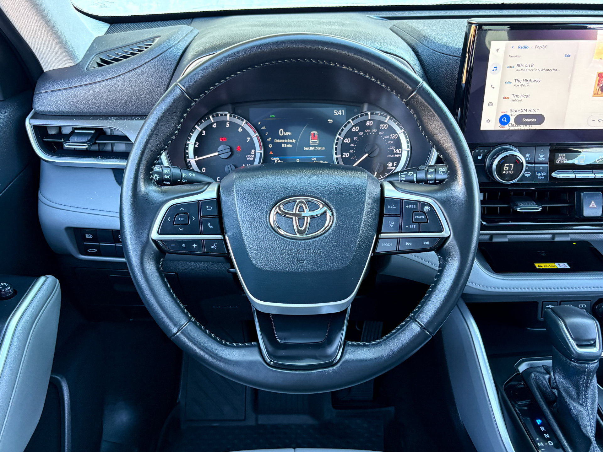 Used 2023 Toyota Highlander XLE FWD image 12