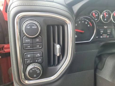 Used 2021 Chevrolet Silverado 1500 RST AWD/4WD image 12