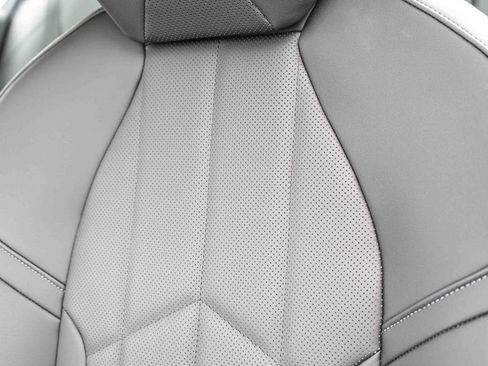 Used 2025 BMW 530i 530i w/ Premium Package image 24