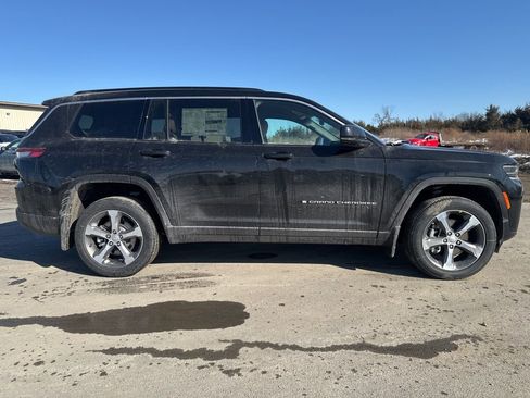 New 2026 Jeep Grand Cherokee L Limited w/ MOPAR Finishing Package AWD/4WD image 2