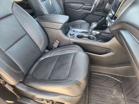 Used 2021 Chevrolet Traverse Premier w/ Redline Edition FWD image 13