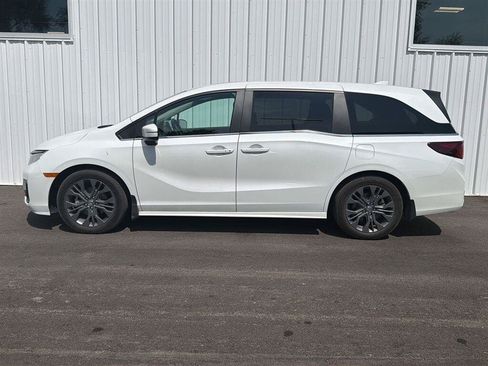 Used 2025 Honda Odyssey Touring image 6